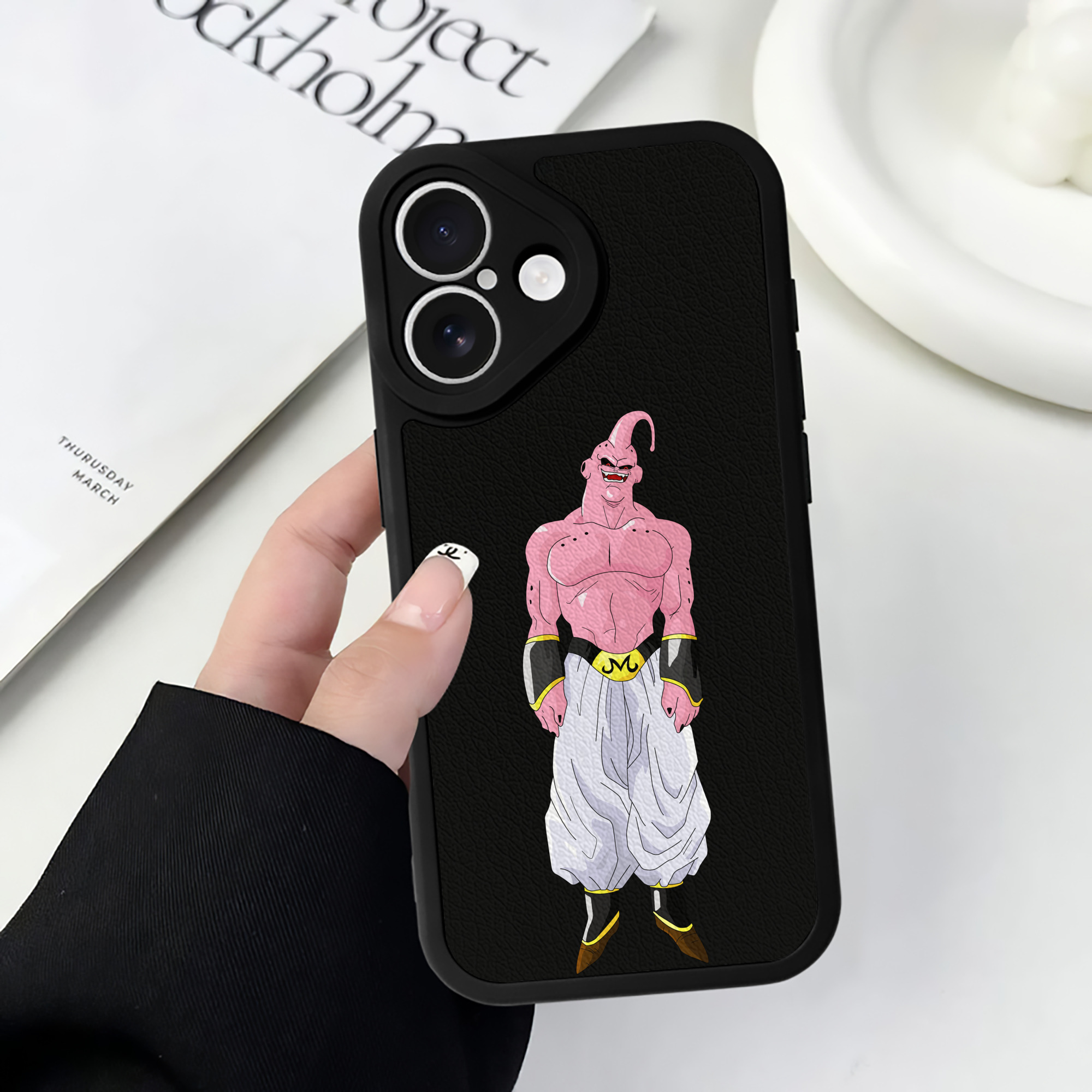 （画像用） ドラゴンボール 魔人ブウ DRAGON BALL Majin Buu 【iPhone 16シリーズ対応】シリコンスマホケース（レザー調） 材質：シリコン